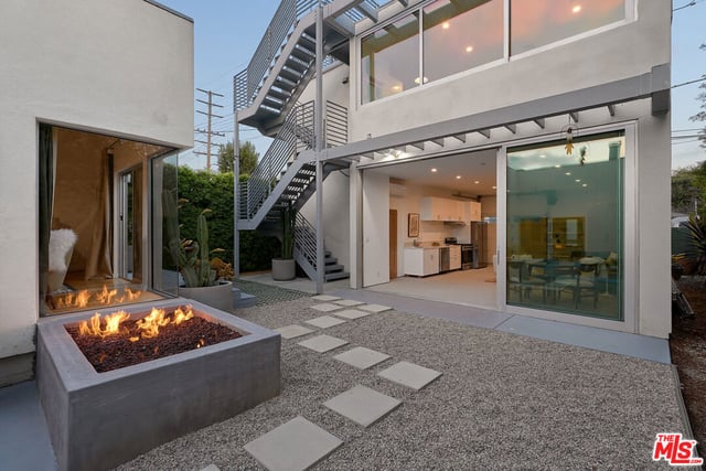 1076 Palms Boulevard, Venice, CA 90291 — photo 16 of 31