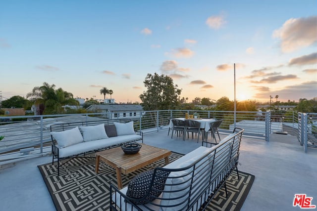 1076 Palms Boulevard, Venice, CA 90291 — photo 29 of 31