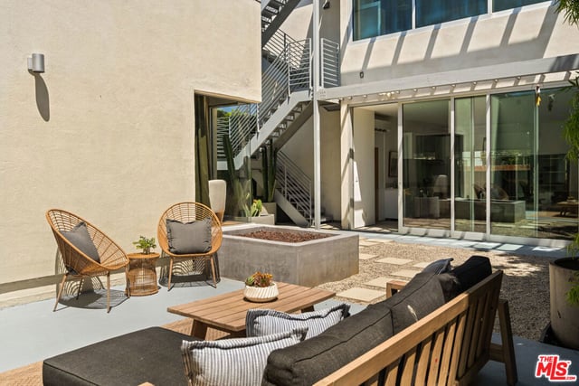 1076 Palms Boulevard, Venice, CA 90291 — photo 3 of 31
