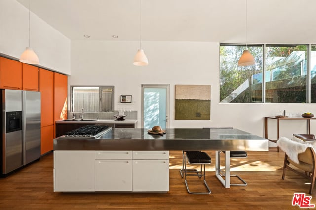 1076 Palms Boulevard, Venice, CA 90291 — photo 9 of 31