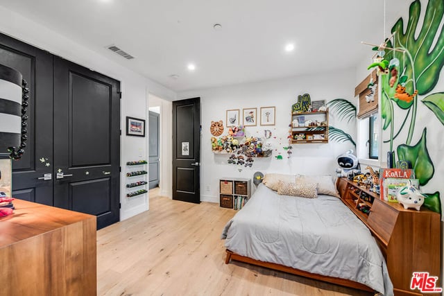5045 Willowcrest Avenue, Toluca Lake, CA 91601 — photo 34 of 60