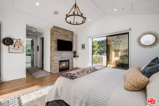 5045 Willowcrest Avenue, Toluca Lake, CA 91601 — photo 37 of 60