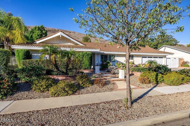 290 Columbia Road, Thousand Oaks, CA 91360 — photo 4 of 47