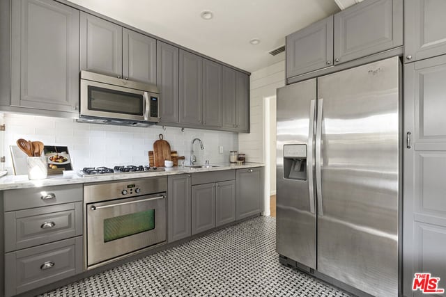 858 N Alta Vista Boulevard, Los Angeles, CA 90046 — photo 15 of 18