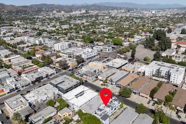 643 1/2 N Hayworth Avenue, Los Angeles, CA 90048 — photo 30 of 34