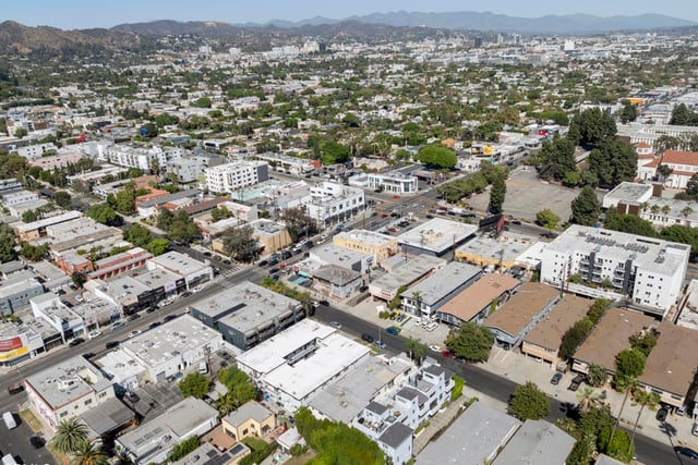 643 1/2 N Hayworth Avenue, Los Angeles, CA 90048 — photo 31 of 34