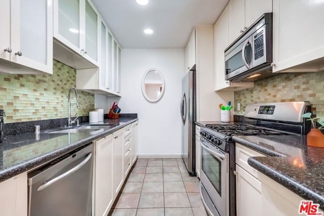 1275 Havenhurst Drive 4, West Hollywood, CA 90046 — photo 24 of 59