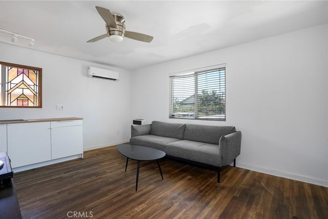 826 Geraghty Avenue, Los Angeles, CA 90063 — photo 4 of 34