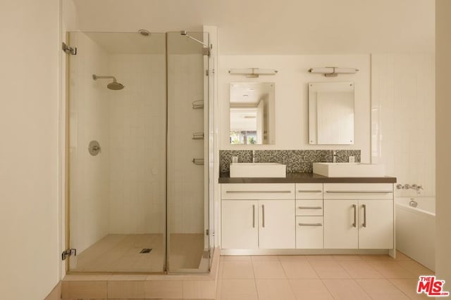 928 N Croft Avenue 102, Los Angeles, CA 90069 — photo 11 of 18
