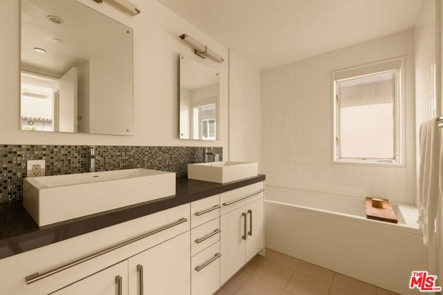 928 N Croft Avenue 102, Los Angeles, CA 90069 — photo 12 of 18