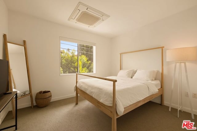 928 N Croft Avenue 102, Los Angeles, CA 90069 — photo 15 of 18