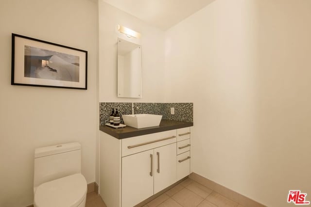 928 N Croft Avenue 102, Los Angeles, CA 90069 — photo 16 of 18