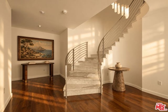 928 N Croft Avenue 102, Los Angeles, CA 90069 — photo 9 of 18