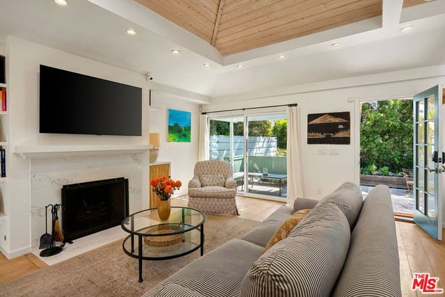 845 Amoroso Place, Los Angeles, CA 90291 — photo 21 of 46