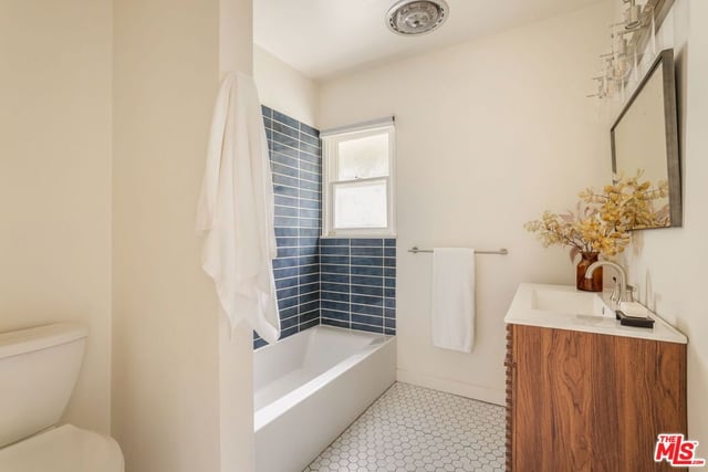 3971 Royal Oak Place, Los Angeles, CA 91436 — photo 13 of 24