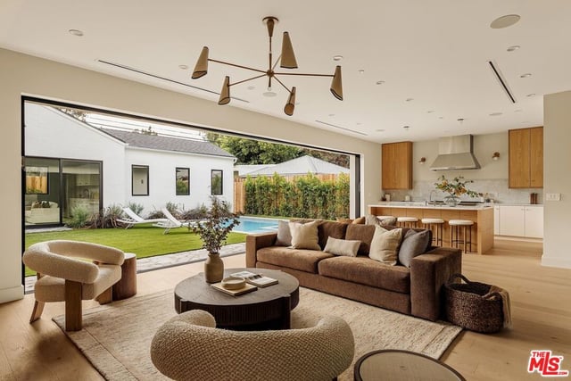 4607 Morse Avenue, Sherman Oaks, CA 91423 — photo 11 of 42
