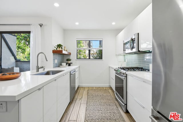 1802 20th Street B, Santa Monica, CA 90404 — photo 10 of 27