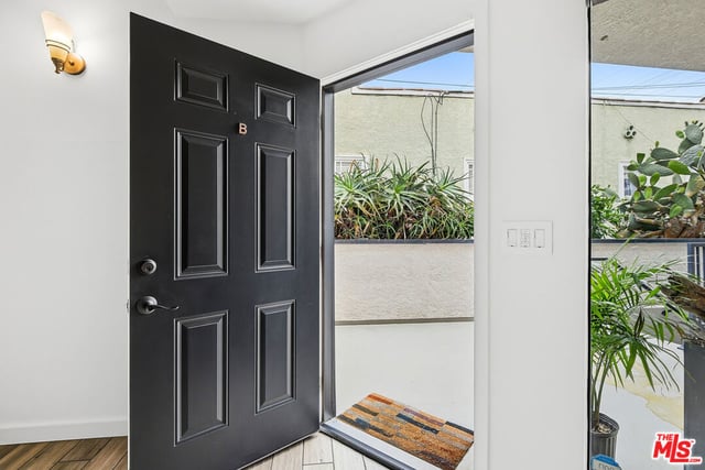 1802 20th Street B, Santa Monica, CA 90404 — photo 2 of 27
