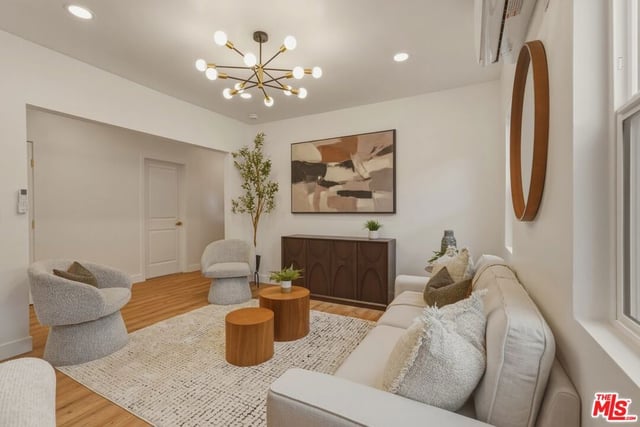 528 W 99th Street, Los Angeles, CA 90044 — photo 7 of 28