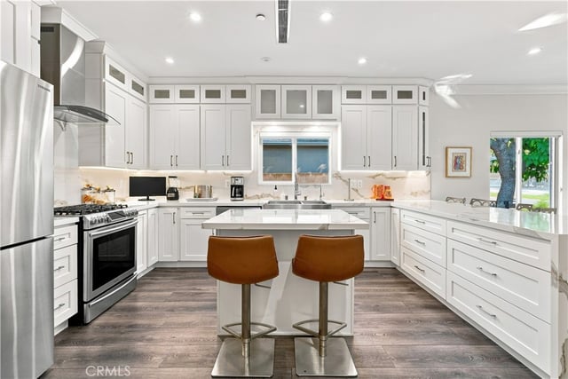 430 N Parish Place, Burbank, CA 91506 — photo 5 of 34