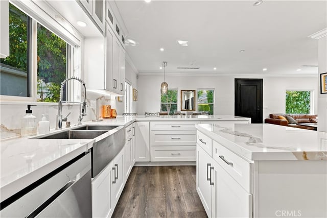 430 N Parish Place, Burbank, CA 91506 — photo 8 of 34