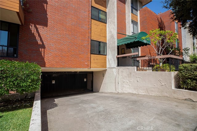 511 N Jackson 101, Glendale, CA 91206 — photo 17 of 20