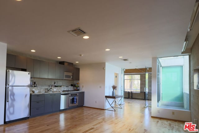 6615 Melrose Avenue 1, Los Angeles, CA 90038 — photo 10 of 24