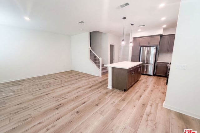 573 Winchester Drive, Oxnard, CA 93036 — photo 3 of 18
