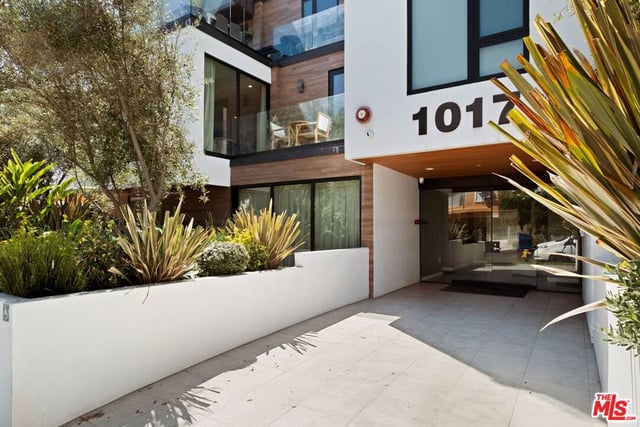 1017 N Croft PH01, Los Angeles, CA 90069 — photo 3 of 31