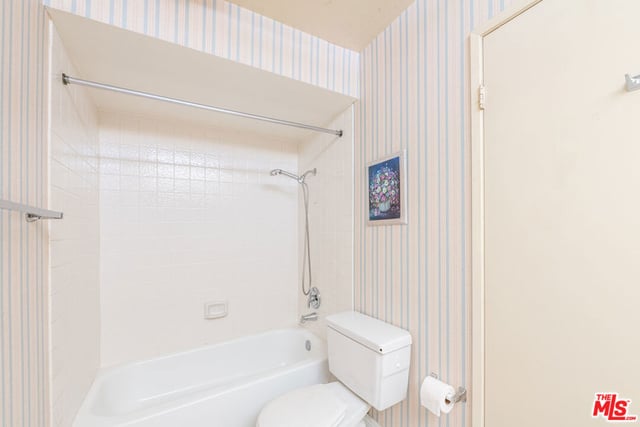 4210 Via Arbolada 220, Los Angeles, CA 90042 — photo 23 of 30