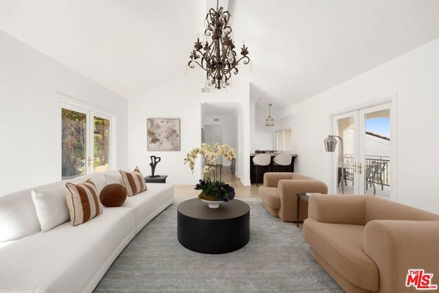2480 Briarcrest Road, Los Angeles, CA 90210 — photo 9 of 37