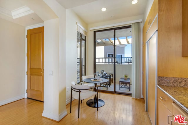 11847 Gorham Avenue 403, Los Angeles, CA 90049 — photo 16 of 60