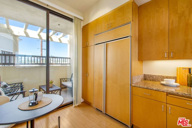 11847 Gorham Avenue 403, Los Angeles, CA 90049 — photo 17 of 60