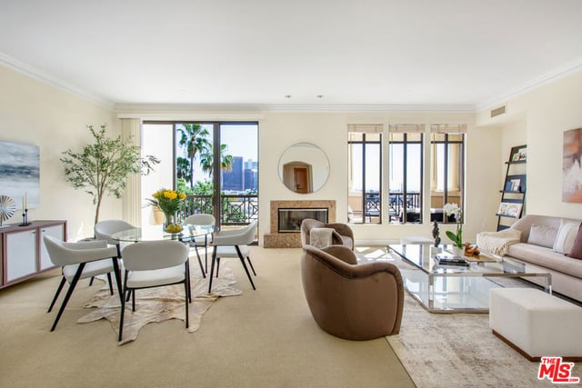 11847 Gorham Avenue 403, Los Angeles, CA 90049 — photo 2 of 60