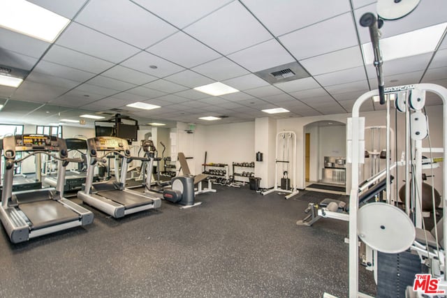11847 Gorham Avenue 403, Los Angeles, CA 90049 — photo 43 of 60