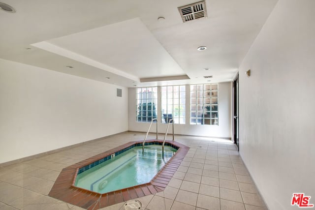 11847 Gorham Avenue 403, Los Angeles, CA 90049 — photo 44 of 60