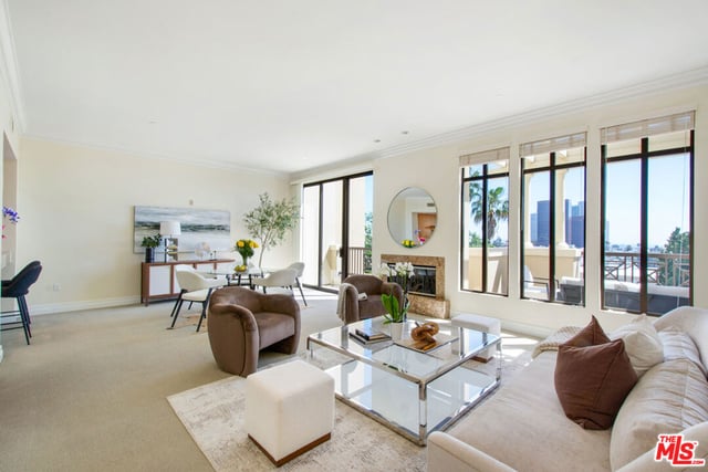 11847 Gorham Avenue 403, Los Angeles, CA 90049 — photo 5 of 60