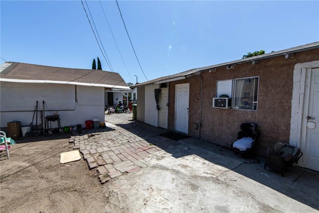 139 W 88th Place, Los Angeles, CA 90003 — photo 2 of 16