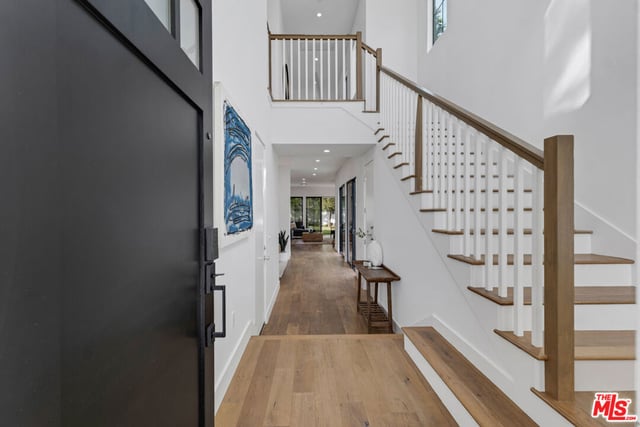 2421 Louella Avenue, Los Angeles, CA 90291 — photo 4 of 57