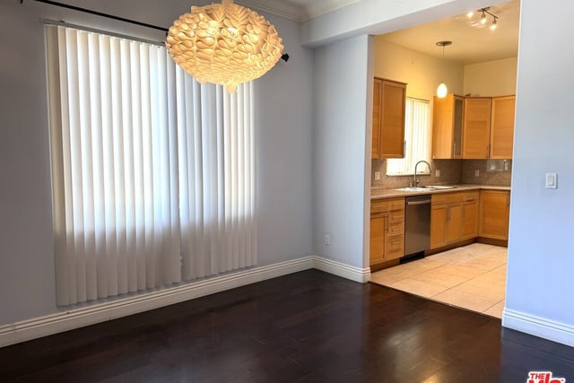 14315 Magnolia Boulevard 101, Los Angeles, CA 91423 — photo 5 of 13