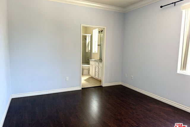 14315 Magnolia Boulevard 101, Los Angeles, CA 91423 — photo 9 of 13