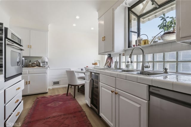 4400 W 59th Place, Los Angeles, CA 90043 — photo 12 of 47