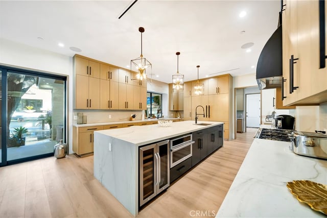 19225 Rosita, Tarzana, CA 91356 — photo 11 of 75