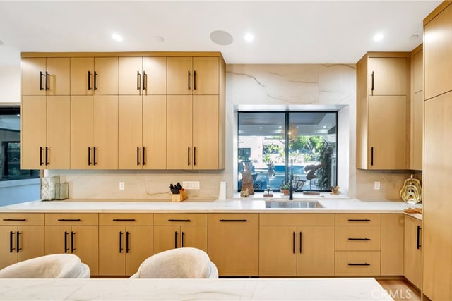 19225 Rosita, Tarzana, CA 91356 — photo 15 of 75