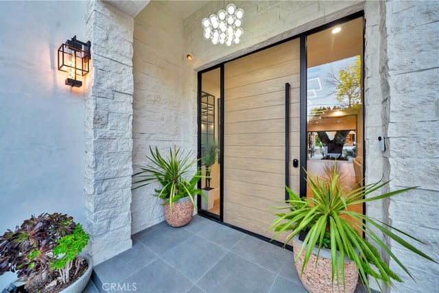 19225 Rosita, Tarzana, CA 91356 — photo 4 of 75