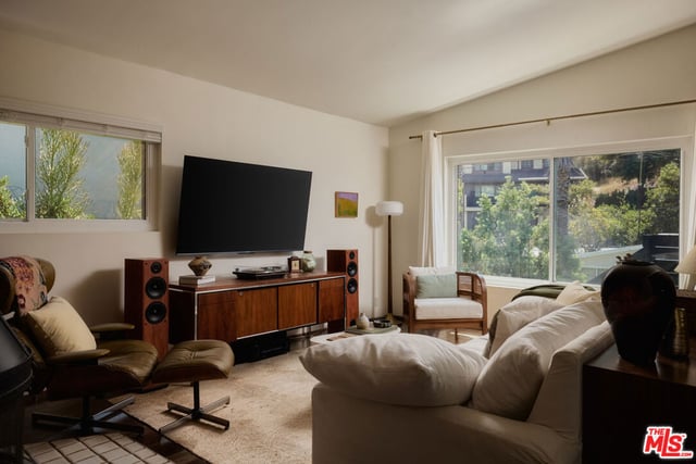 2649 Saxon Drive, Los Angeles, CA 90065 — photo 8 of 22