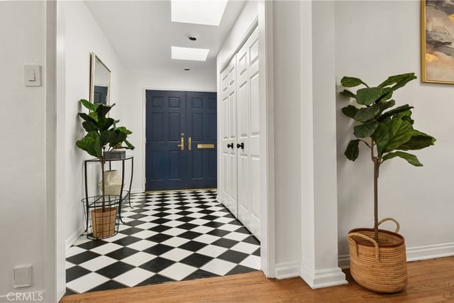 5546 Strohm, North Hollywood, CA 91601 — photo 4 of 67