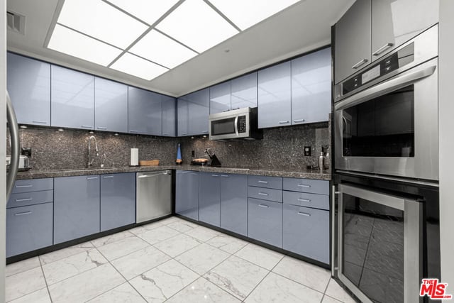 10520 Wilshire Boulevard 802, Los Angeles, CA 90024 — photo 5 of 24