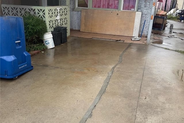 1606 W 206th, Los Angeles, CA 90501 — photo 2 of 3