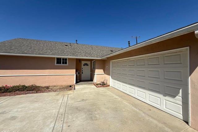 324 S Brookshire Avenue, Ventura, CA 93003 — photo 2 of 15